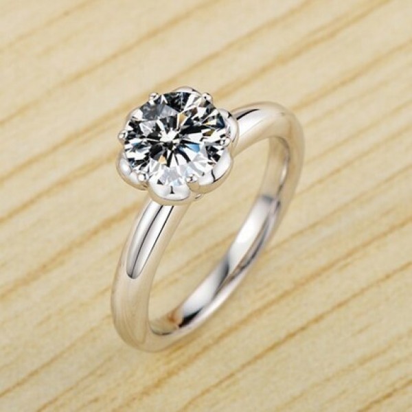 Classic Six-Claw Design Flower-Shaped Wedding/Engagement Ring