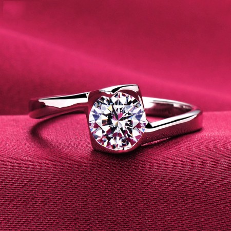 0.6 Carat Simulated Diamond Engagement/Wedding/Promise Ring For Her
