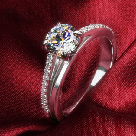 Exquisite 1Ct Diamond Engagement Ring