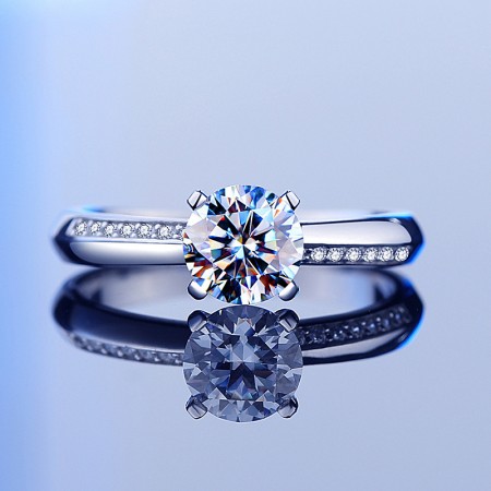 New Exquisite S925 Silver Inlaid Cubic Zirconia Engagement Ring