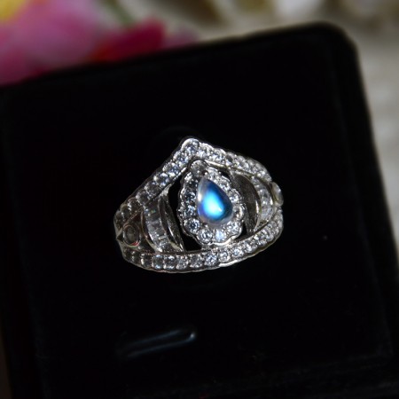 Unique Luxury 925 Sterling Silver Inlaid Moonstone Retro Princess Crown Ring