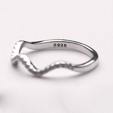 Polijsten Vervelend ras S925 Silver Personality Wavy Shape Woman's Ring With Cubic Zirconia